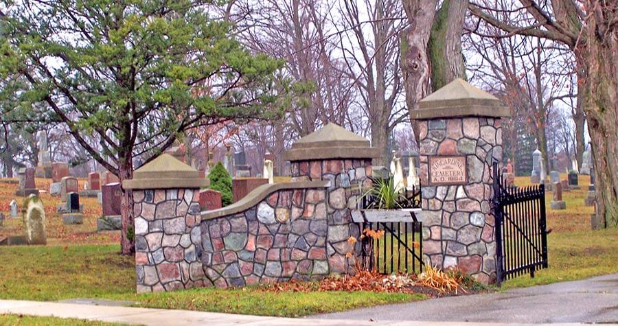 kincardine cemetery gate post